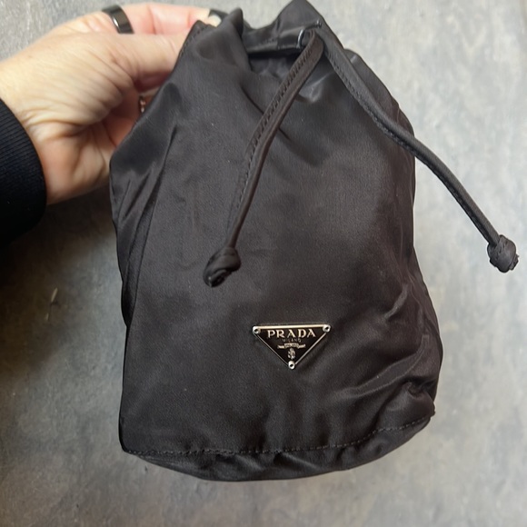 Designer Prada nylon bucket pouch bag! - Picture 3 of 14
